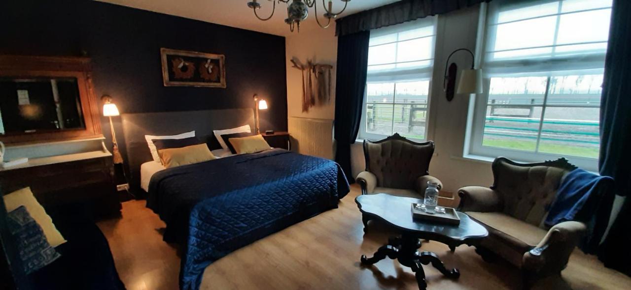 Bed & Breakfast De Kienstee Schoondijke Exterior photo