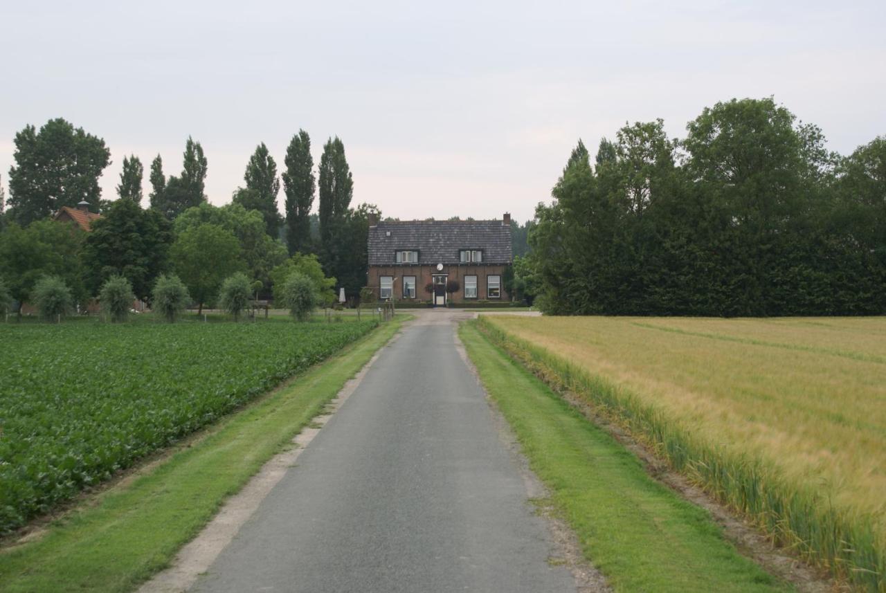 Bed & Breakfast De Kienstee Schoondijke Exterior photo